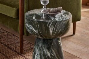 Bild von Indoor/ Outdoor Marble Side Table in Green By Atkin And Thyme, W40 X H46 cm