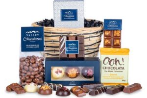 Bild von Prestige Hampers Christmas Chocoholic – Christmas Hampers – Christmas Hamper Delivery – Xmas Hampers – Xmas Hamper Delivery – Christmas Gift Sets – Xmas Chocolate Hampers – Christmas Chocolate Hamper – Christmas Day Hamper